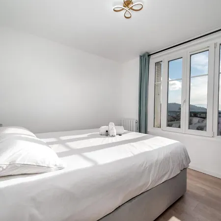 3 Pieces Cocon Dans Les Hauteurs De Cannes Vue Le Cannet